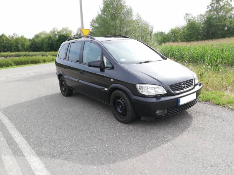 ox_opel-zafira-20dti-7-miejsc-2001r