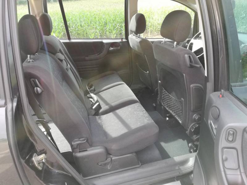 ox_opel-zafira-20dti-7-miejsc-2001r