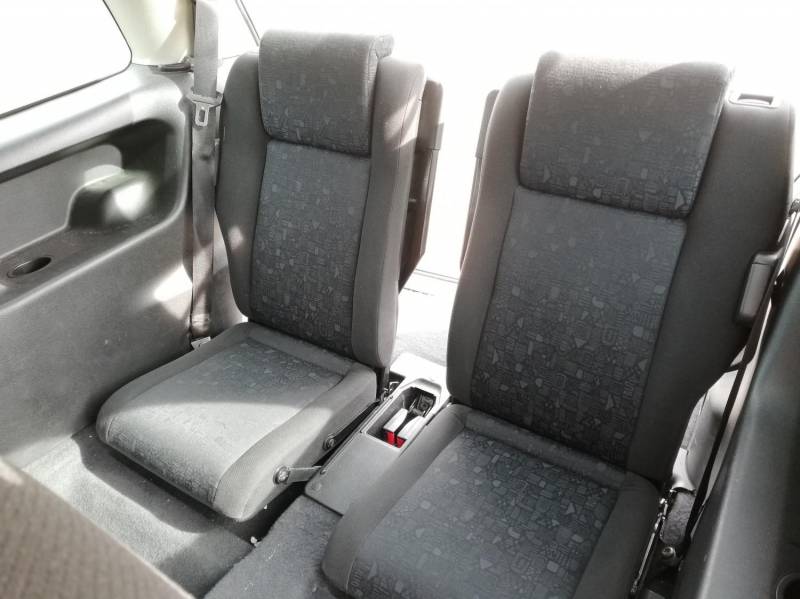 ox_opel-zafira-20dti-7-miejsc-2001r