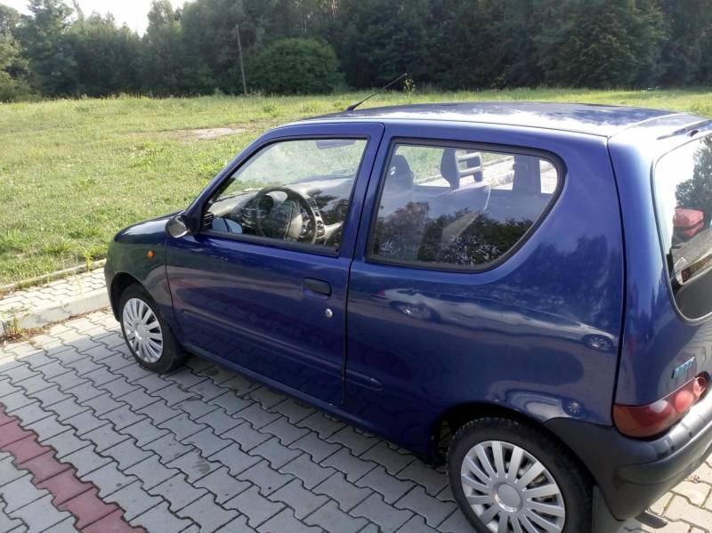 ox_fiat-seicento-z-gazem