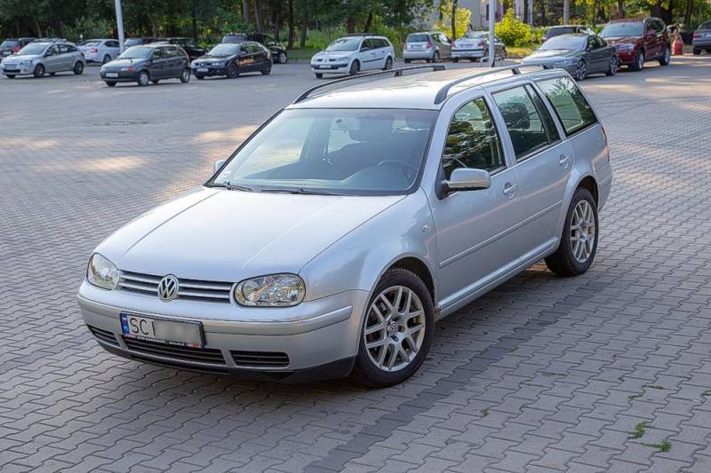 ox_volkswagen-golf-iv-2003r-kombi-wersja-pacific