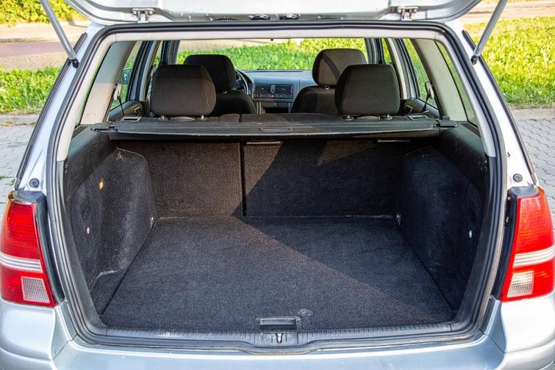 ox_volkswagen-golf-iv-2003r-kombi-wersja-pacific