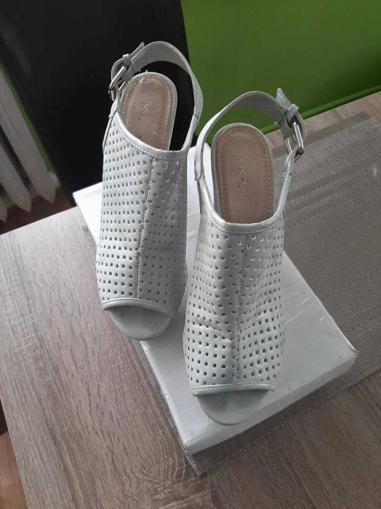 ox_buty-na-slupku-srebrne-super-lekkie-wygodne