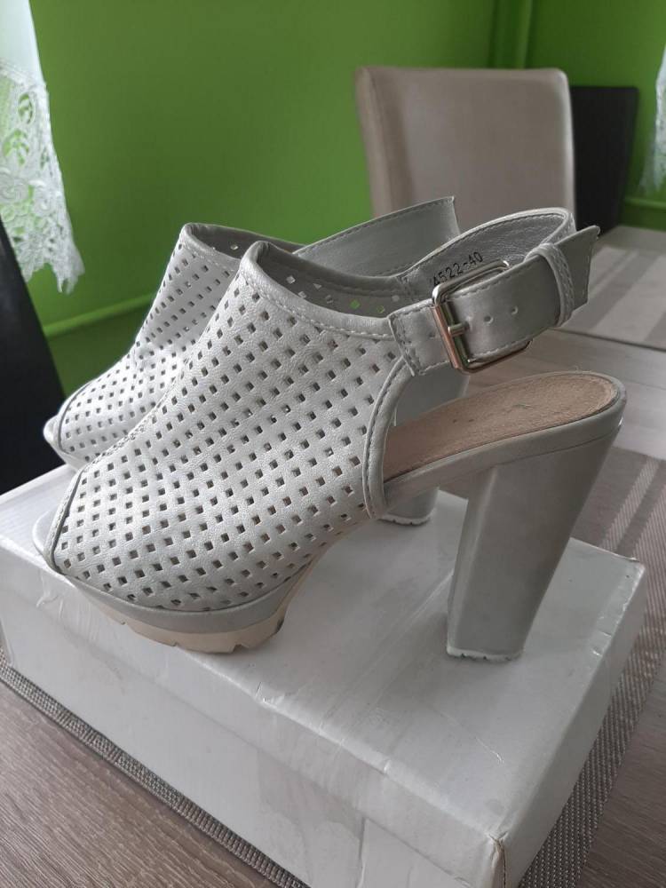 ox_buty-na-slupku-srebrne-super-lekkie-wygodne