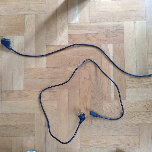 ox_telewizor-lcd-32-cale-samsung-wraz-z-tunerem-dvbt