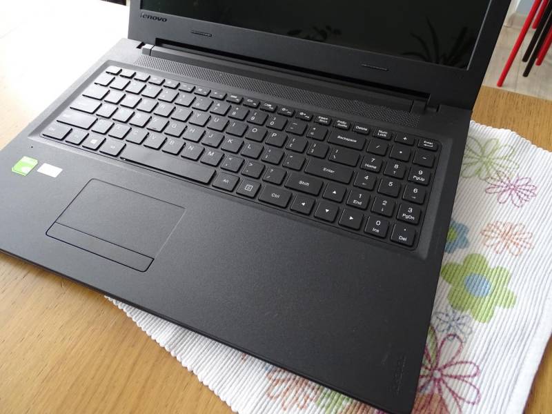 ox_witam-sprzedaje-laptop-lenovo-ideapad-malo-uzywany-z