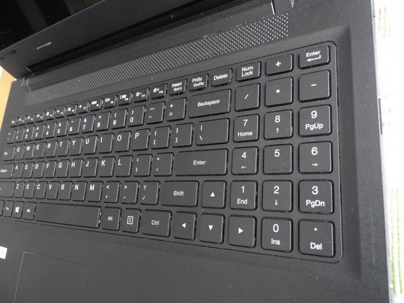 ox_witam-sprzedaje-laptop-lenovo-ideapad-malo-uzywany-z