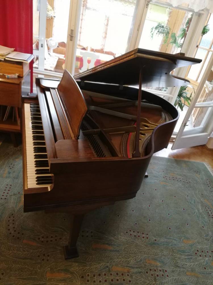ox_sprzedam-fortepian