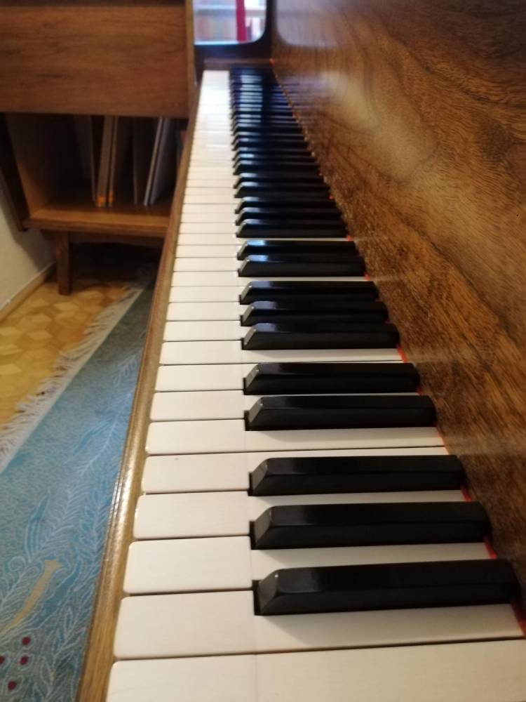 ox_sprzedam-fortepian