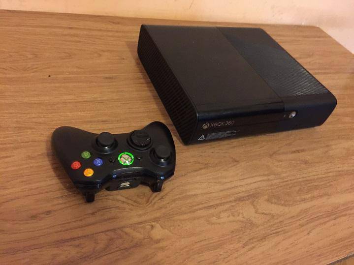 ox_xbox-360-z-dyskiem-500-gb