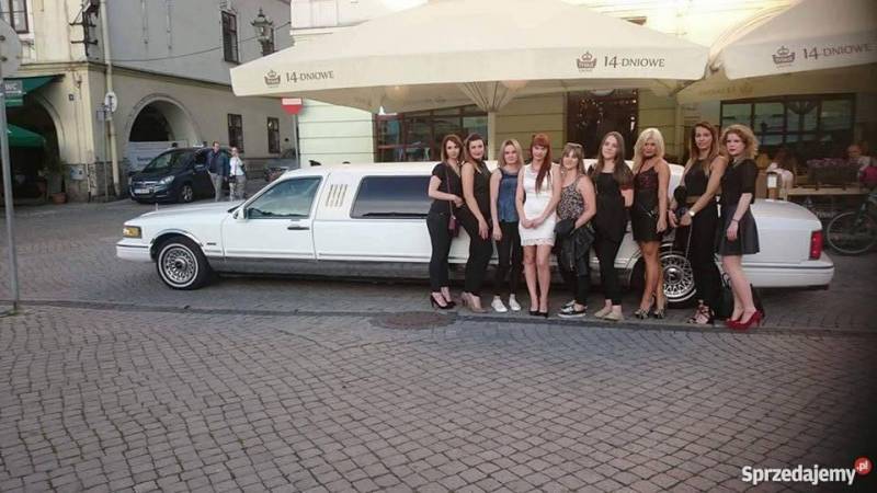 ox_sprzedam-limuzyne-lincoln-towncar-9-osobowa