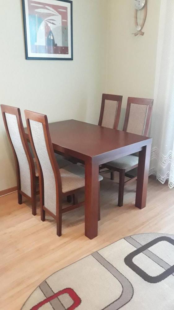 ox_sprzedam-rozkladany-stol-6-krzesel