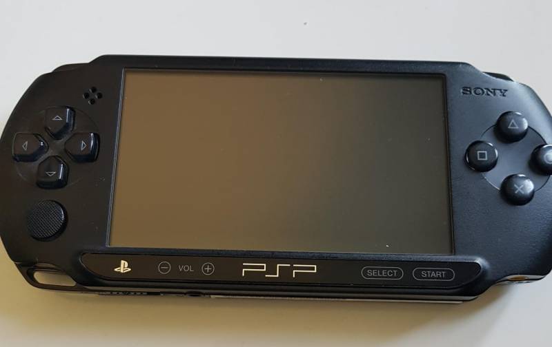 ox_konsola-psp-sony