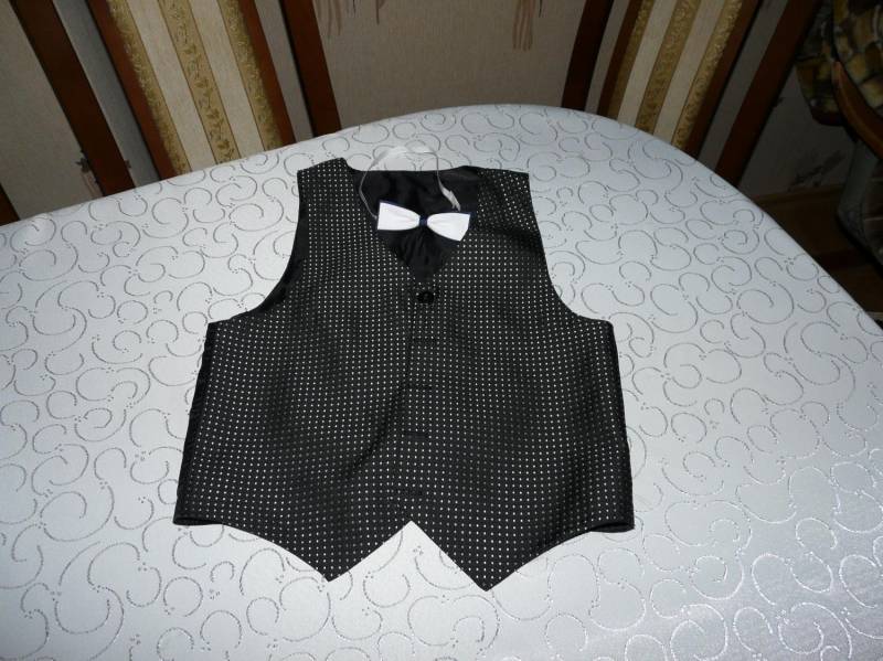 ox_sprzedam-eleganckie-spodnie-wraz-z-kamizelka-i-muszka-gratis-koszule