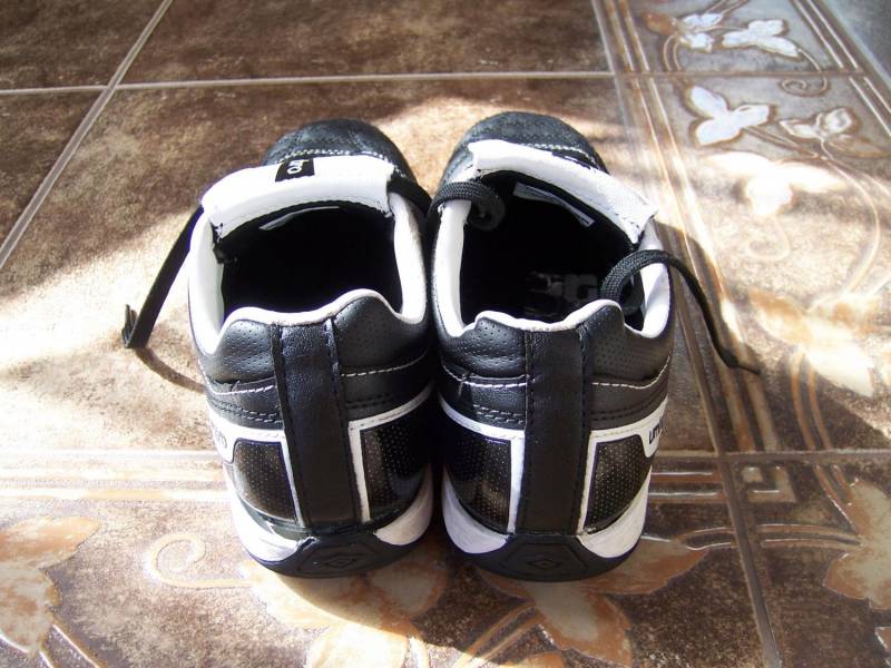 ox_buty-chlopiece-turfy-firmy-umbro-rozm385-24cm