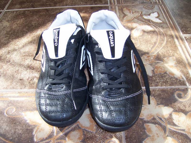 ox_buty-chlopiece-turfy-firmy-umbro-rozm385-24cm