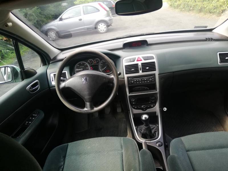 ox_peugeot-307-sw-kombi-20-hdi-2003r