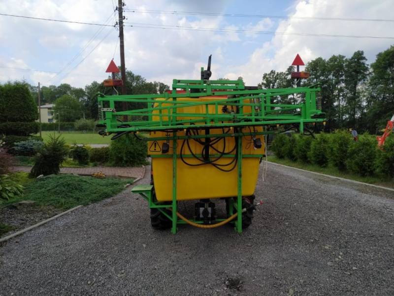 ox_opryskiwacz-zawieszany-skotarek-600l-belka-12m-bury-tad-len-krukowiak