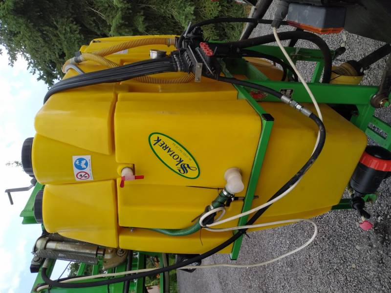 ox_opryskiwacz-zawieszany-skotarek-600l-belka-12m-bury-tad-len-krukowiak