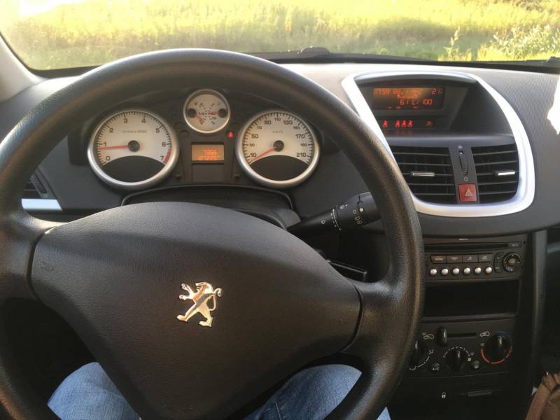 ox_peugeot-207