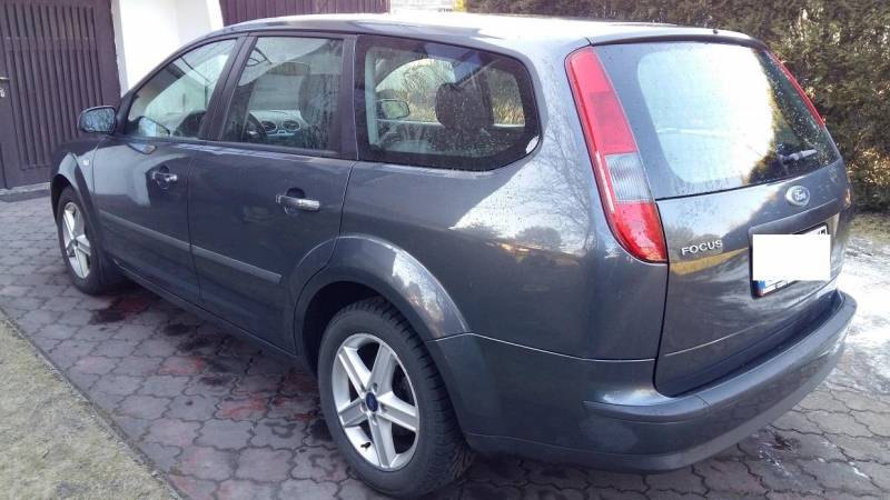 ox_sprzedam-ford-focus-kombi-z-prostym-silnikiem-benzynowym-16-2005r