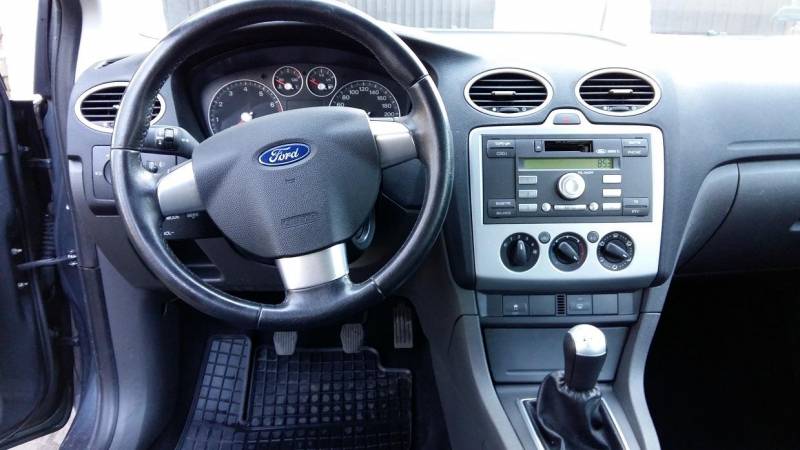 ox_sprzedam-ford-focus-kombi-z-prostym-silnikiem-benzynowym-16-2005r