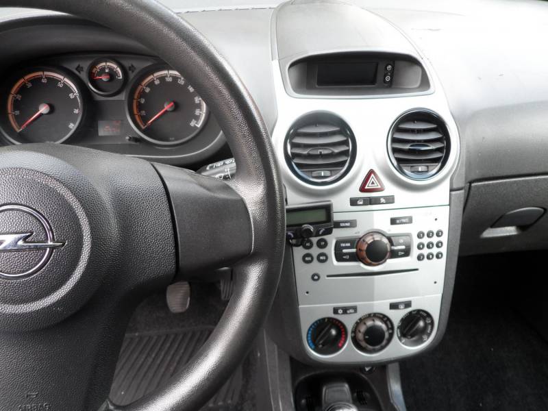 ox_opel-corsa-d-14-benzyna-rok-2011