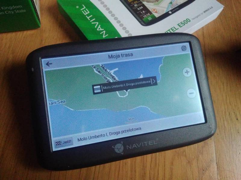 ox_nawigacja-samochodowa-gps-navitel-e500