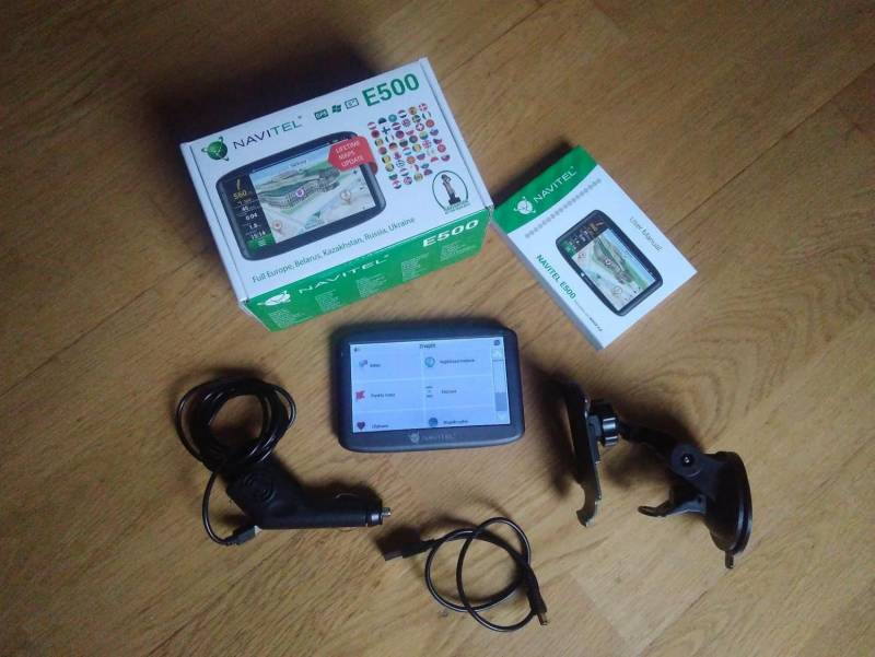 ox_nawigacja-samochodowa-gps-navitel-e500