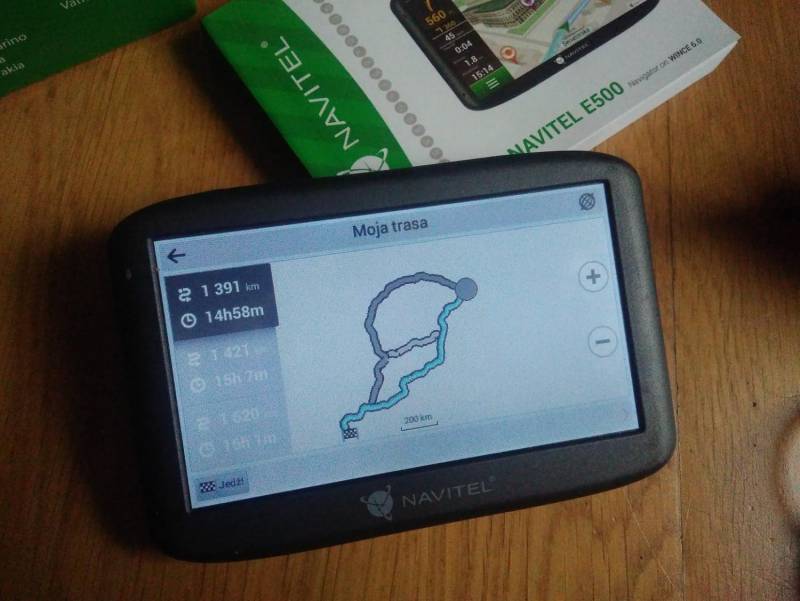 ox_nawigacja-samochodowa-gps-navitel-e500