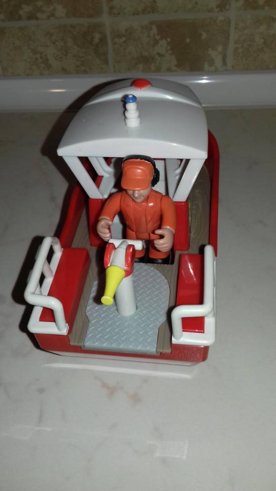 ox_sprzedam-lodz-ze-strazaka-sama-wraz-z-figurka-benastrazak-sam-gratis