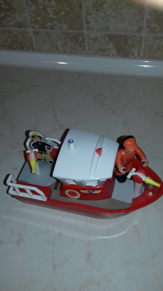 ox_sprzedam-lodz-ze-strazaka-sama-wraz-z-figurka-benastrazak-sam-gratis