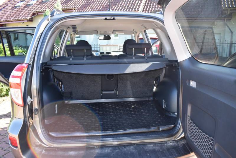ox_toyota-rav4-iii-4x4-automat