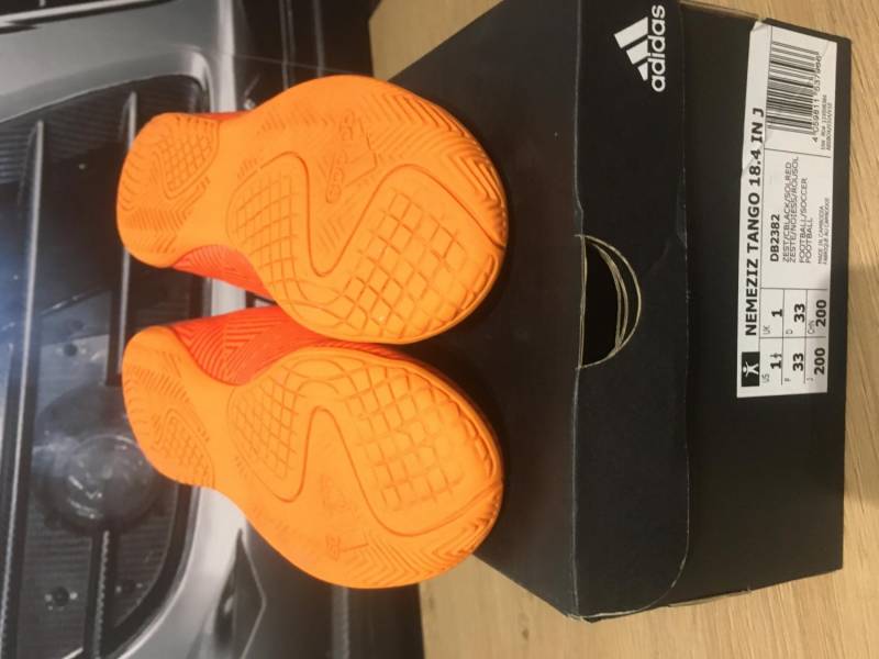 ox_buty-adidas-nemeziz-tango-halowki