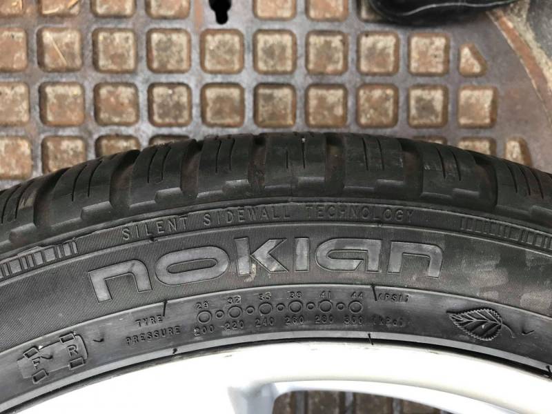 ox_j-nowe-kola-jaguar-nokian-wr-a3-25540r19-xl-5x108-65mm-dekielki