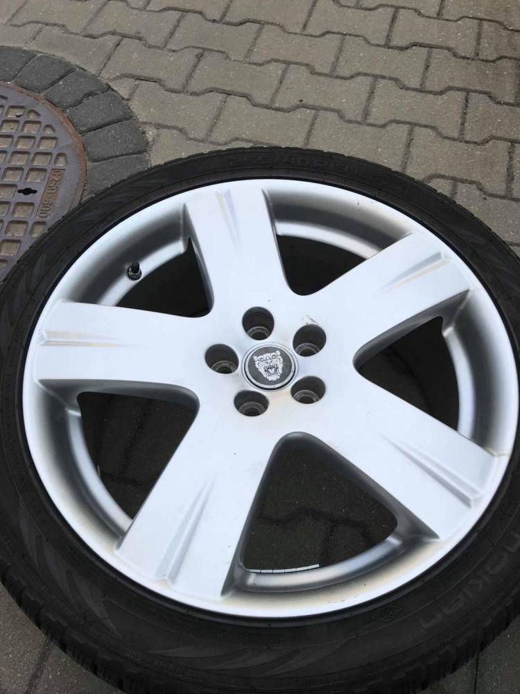 ox_j-nowe-kola-jaguar-nokian-wr-a3-25540r19-xl-5x108-65mm-dekielki