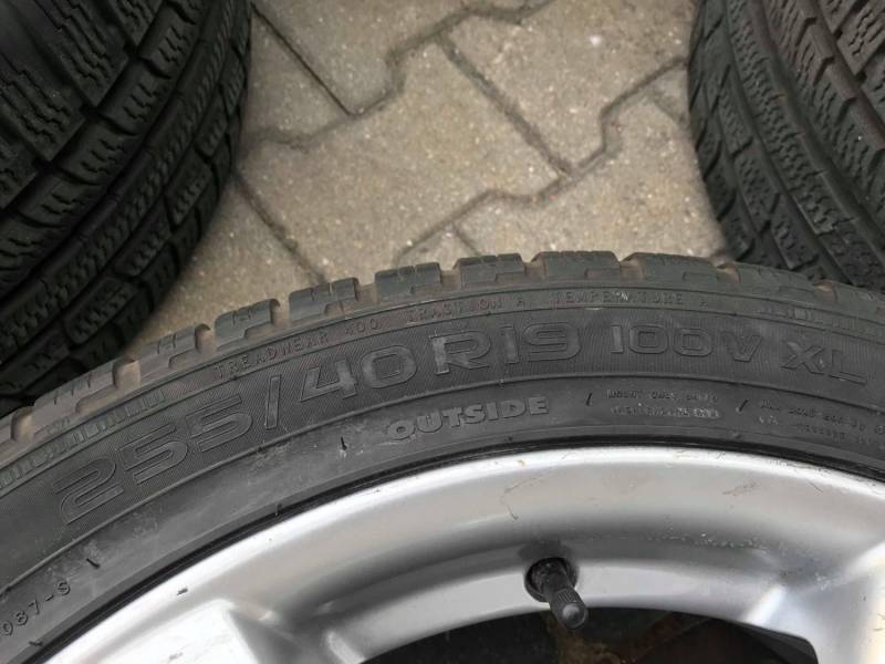 ox_j-nowe-kola-jaguar-nokian-wr-a3-25540r19-xl-5x108-65mm-dekielki