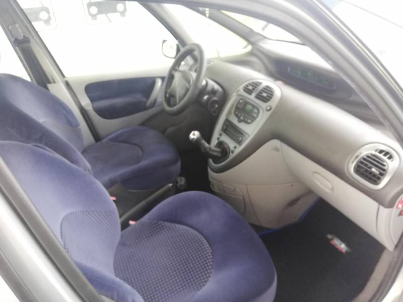 ox_citroen-xsara-picasso-20hdi-90km-2004r173tyskmbezwypadkowy
