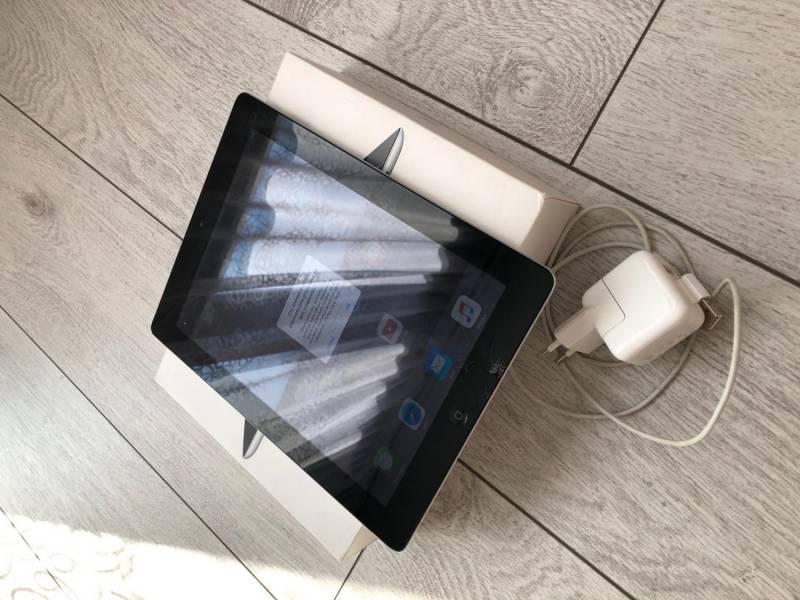 ox_apple-ipad-2-16gb-3g-a1396-space-gray-wifi-black-polska-bez-blokad