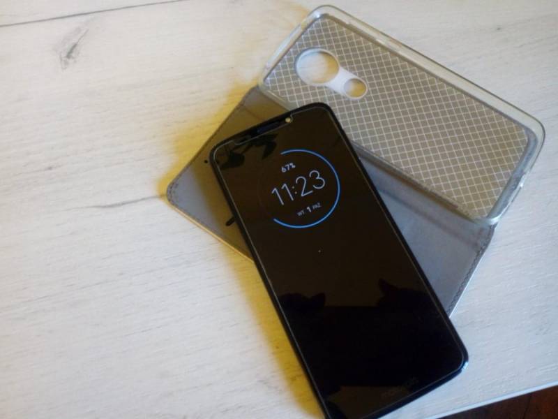 ox_motorola-e5-plus-59-cala-smartfon-jnowystan-idealny6-mies
