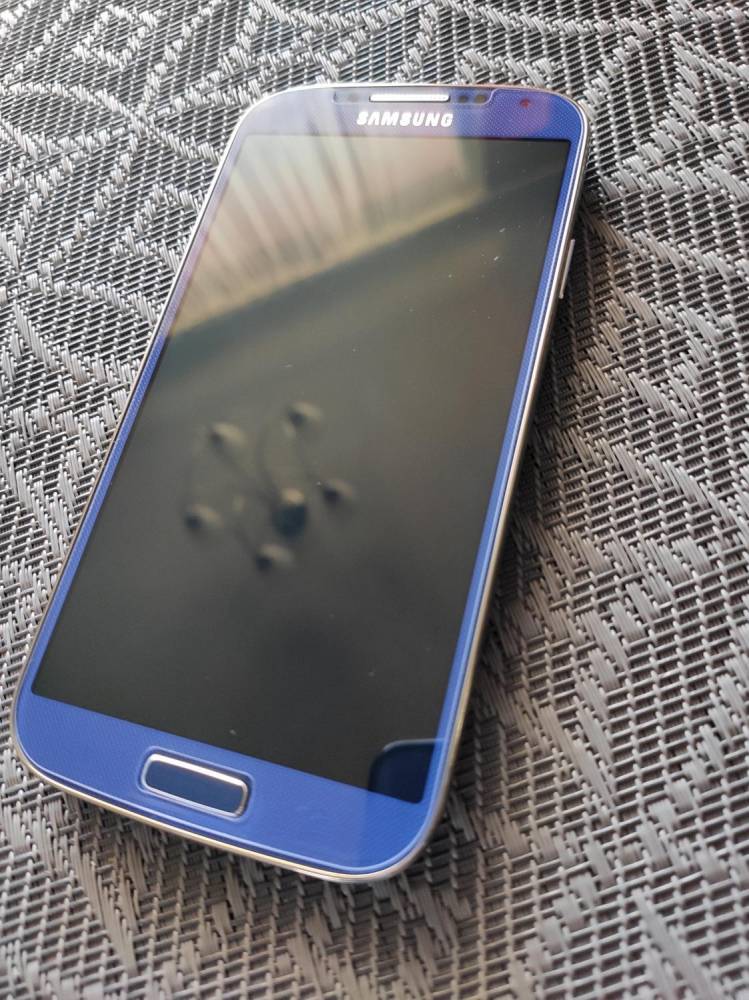 ox_samsung-galaxy-s-4-jak-nowy-dodatki