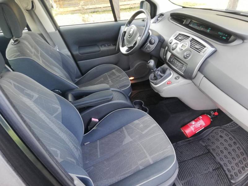 ox_renault-scenic-19d-2004r6-biegow-klima-tempomat