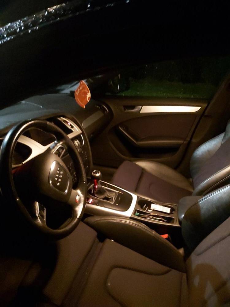 ox_audi-a4-s-line-2010