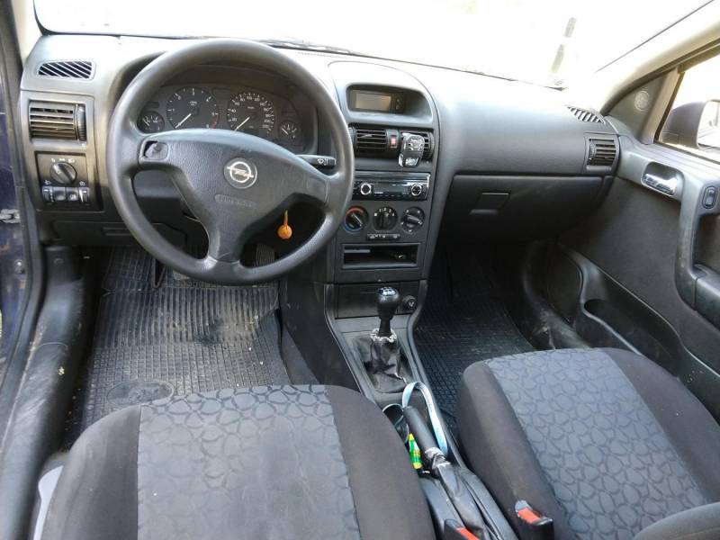 ox_opel-astra-kombi-20-dti-2000-r-klima