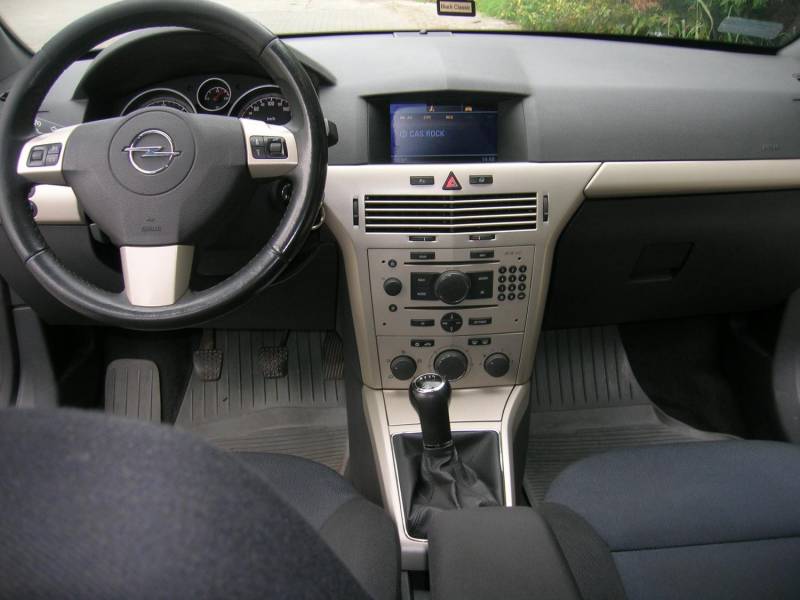 ox_opel-astra-h-17-cdti-110-km-cosmo