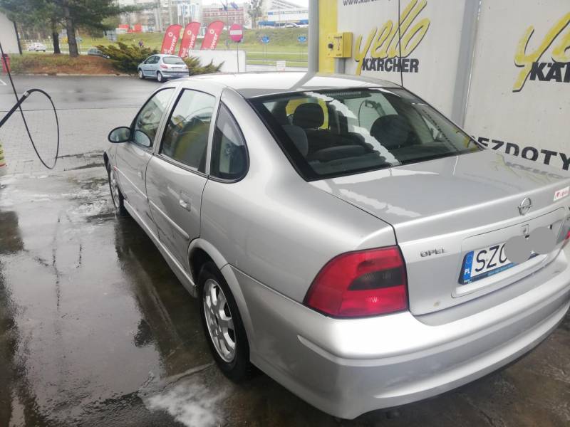 ox_opel-vectra-20dti