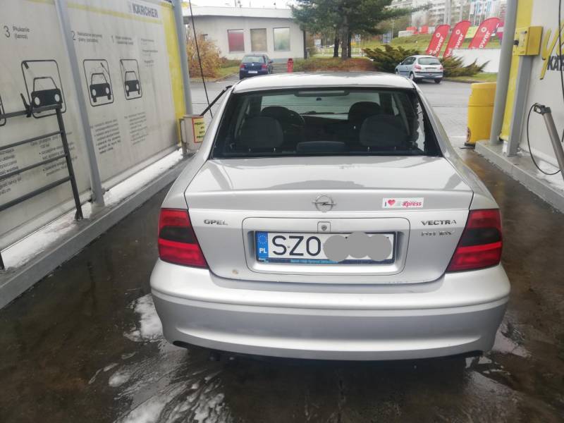 ox_opel-vectra-20dti