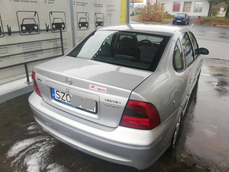 ox_opel-vectra-20dti