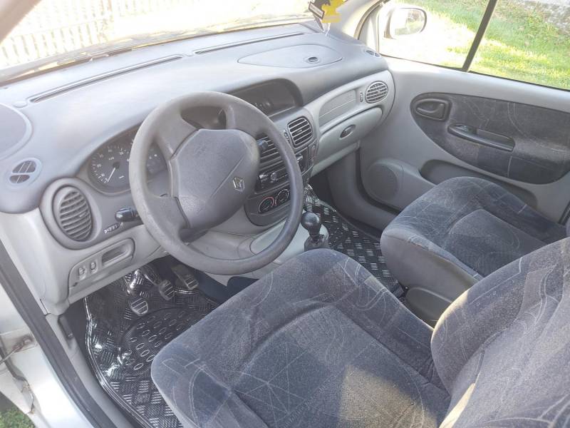 ox_renault-scenic-z-klimatyzacja
