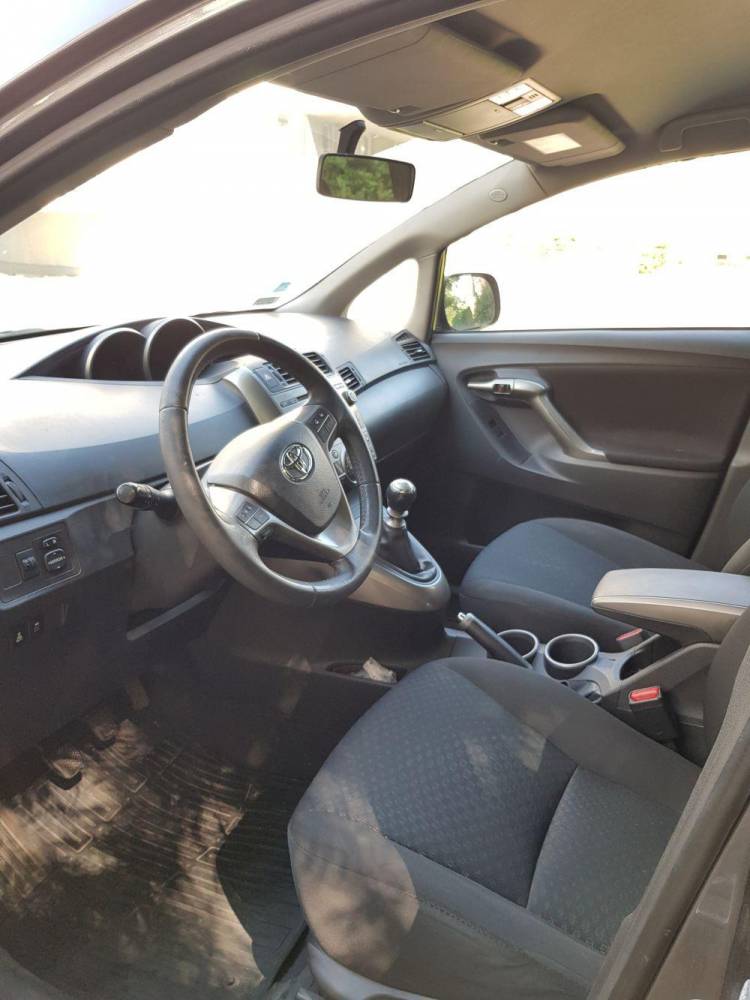 ox_toyota-verso-20-124-km-7-miejsc-gratis-opony-zimowe
